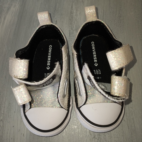 Converse Chuck Taylor All Star 2V Winter Glitter Sneakers Baby Girls Size 5 - Picture 9 of 14